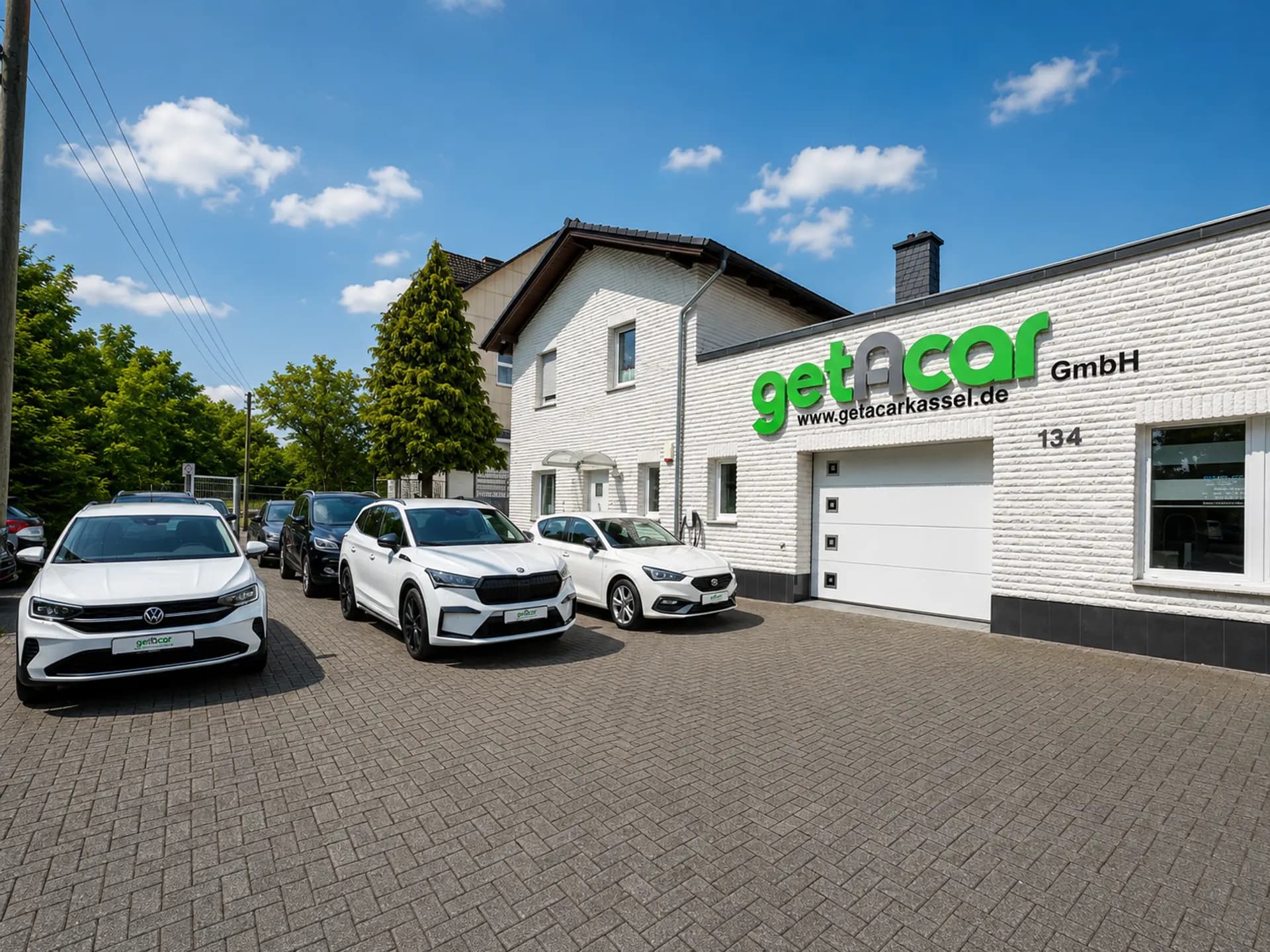 Frontansicht des getAcar Autohauses in der Heiligenröder Str. 134 in Kassel